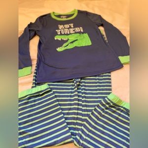 OshKosh B’gosh Boys Pajama Set 10/12 Blue Green Crocodile 2-Piece PJs